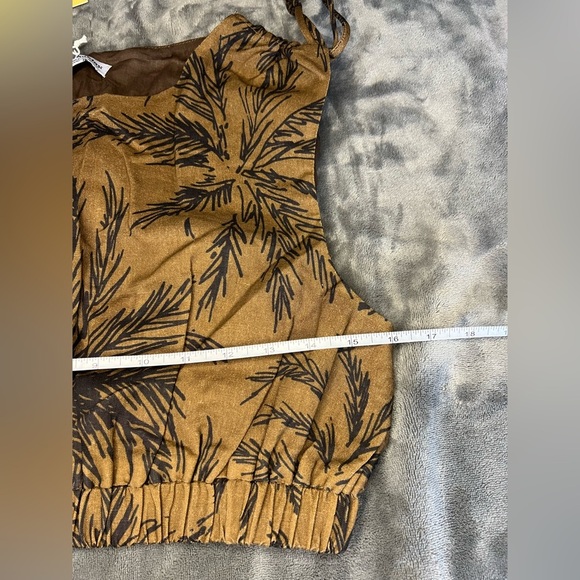 Charlie Holiday Linen Blend Chloe Printed Crop Top in a US size 6, NWT! - Picture 9 of 10